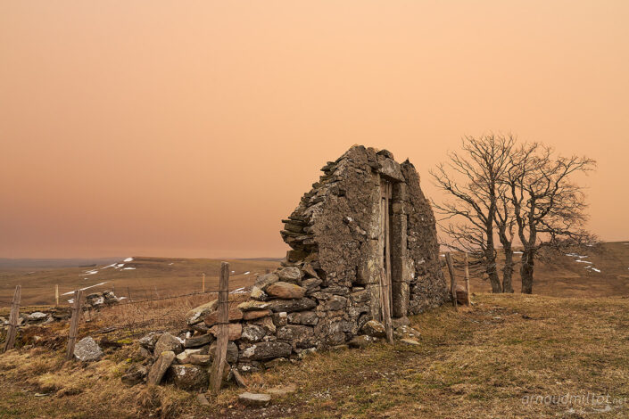 Buron du Bois Vieux sous le vent de sable