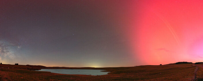 Aurore boréale depuis l'Aubrac, au lac des Moines