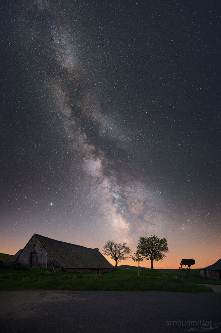 Buron de Camejane sous les étoiles