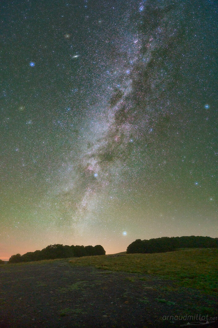 Aubrac sous le Bras de Persée et airglow