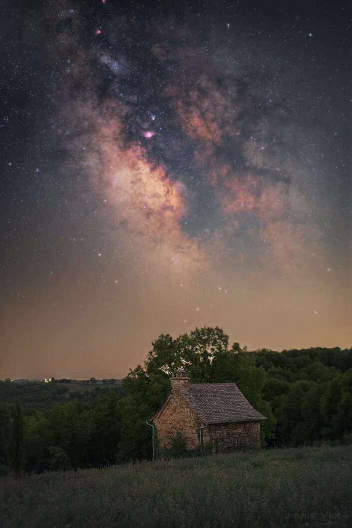 Cabane de vigne et coeur de la Voie Lactée