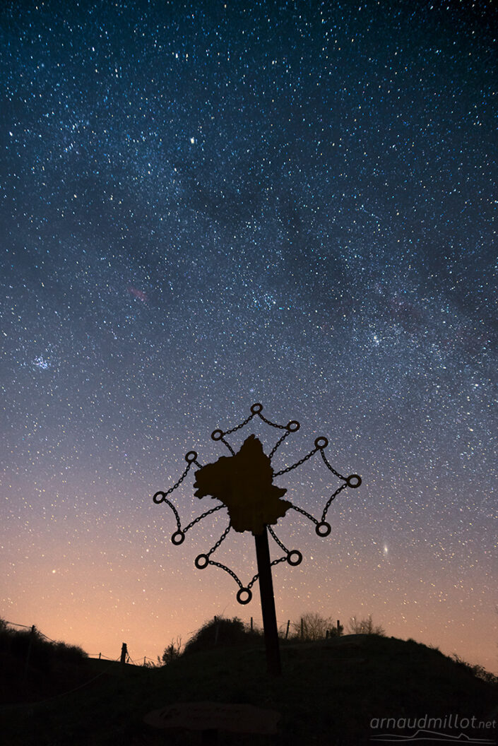 Croix Occitane sous les étoiles