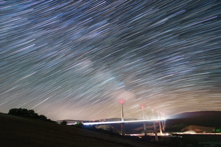 Filé d'étoiles au Viaduc de Millau