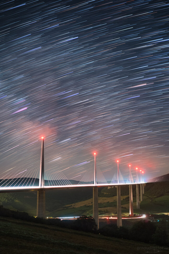 Filé d'étoiles au Viaduc de Millau