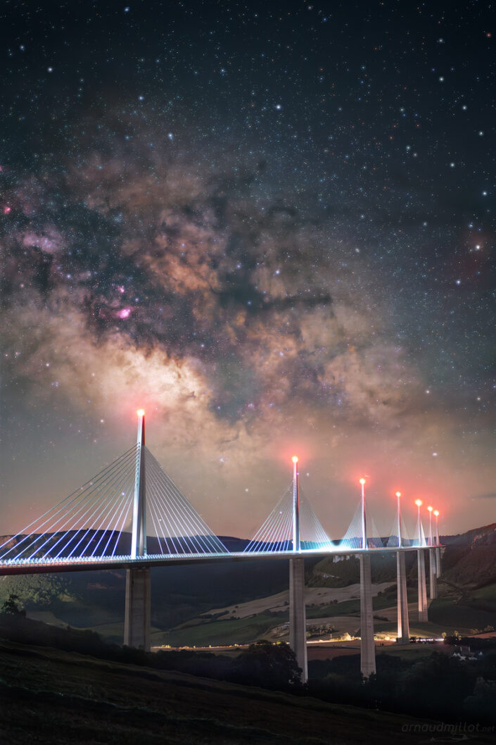 Viaduc de Millau sous la Voie Lactée