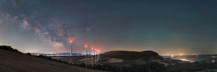 Viaduc de Millau sous la Voie Lactée